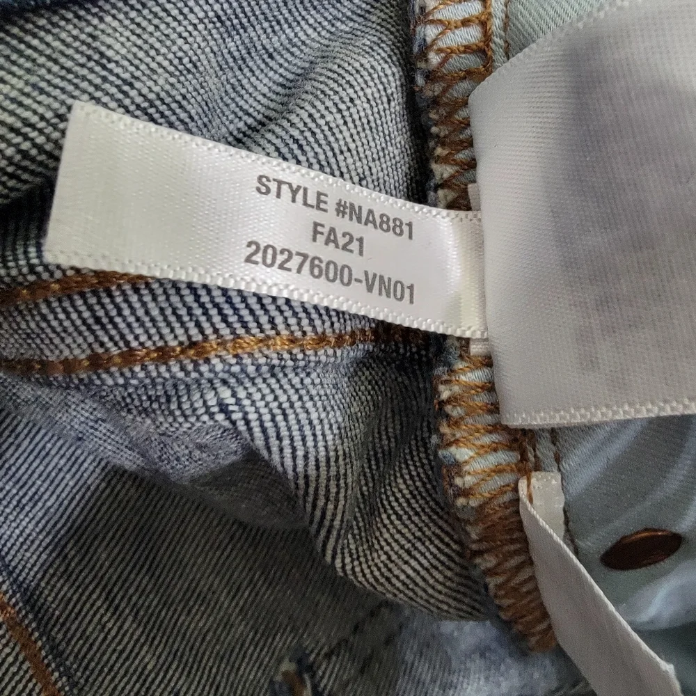 Madewell Curvy High Rise Skinny Jeans - Picture 13 of 13
